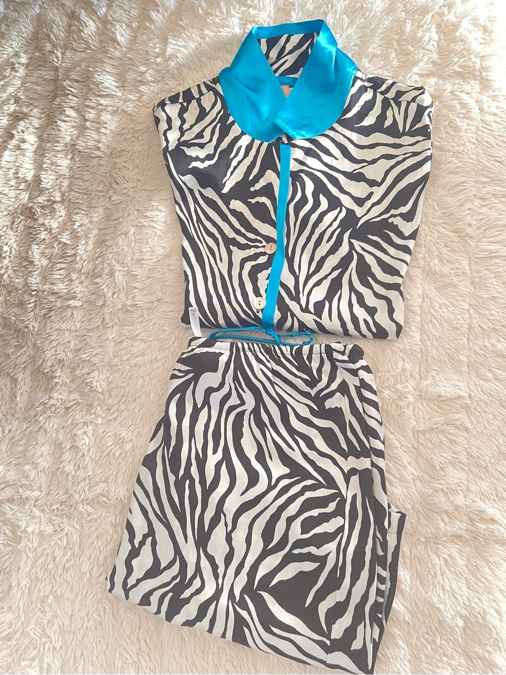 Gilligan & O'Malley zebra-print Multicolor
Sleepwear two pieces set size Small